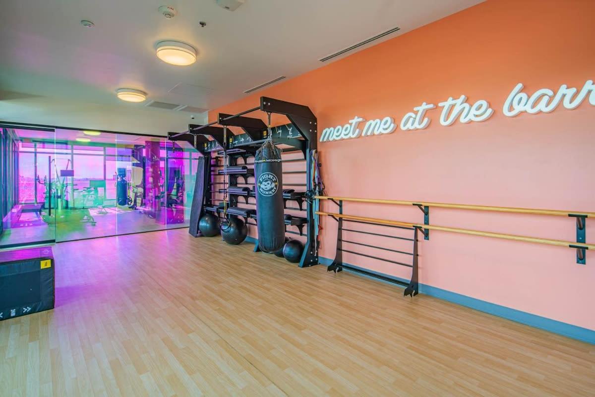 Apartamento Detailed 2Bd, Highrise Dt, Pool, Gym, Parking, Sleeps 8 Phoenix Exterior foto